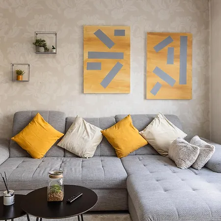 Big 2bds - Belgicka Apartman Prága